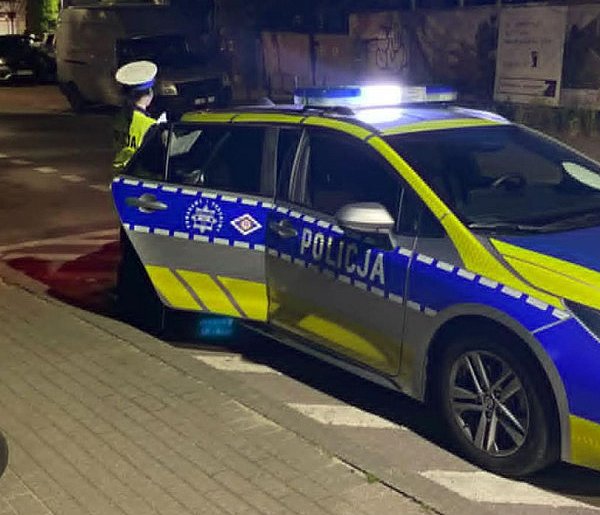 Czterech pijanych na hulajnogach w Sopocie! Zapłacą ogromne mandaty-33995