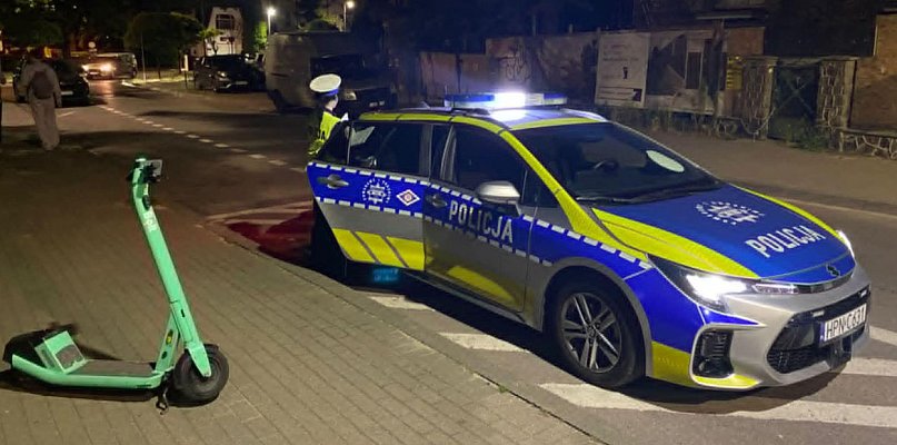 Czterech pijanych na hulajnogach w Sopocie! Zapłacą ogromne mandaty - 33995