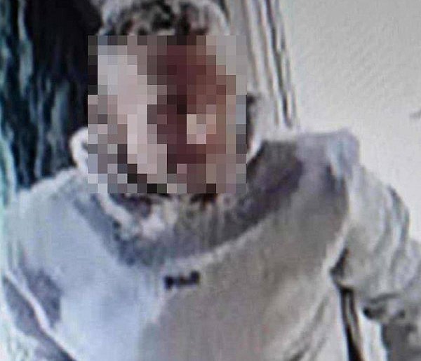 Złodziej zjadł słodycze i uszkodził drogi sprzęt w Sopocie! -34057
