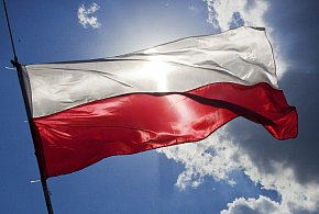 Flaga i hymn na nowo? Rząd chce korekty przepisów dot. symboli narodowych-34290