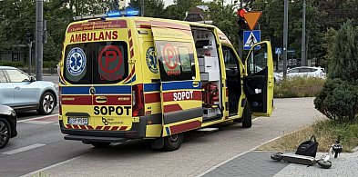 Sopot: Pijany na hulajnodze wjechał w samochód! Głową przebił przednią szybę-34318