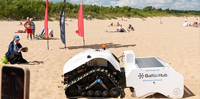 BeBot sprząta plażę w Gdańsku! Czy taki robot przydałby się też w Sopocie?-34670