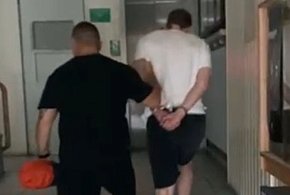 Groził podłożeniem bomby na wiecu! Neonazista z Gdyni w rękach policji-34774