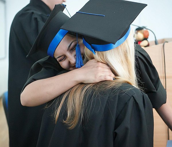 Początek końca pisania magisterek? Wykładowcy biją na alarm-34776