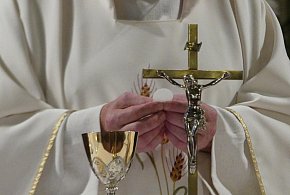Nowa danina na Kościół? Pieniądze mają być pobierane prosto z pensji-34827