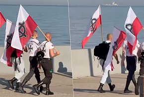 Krzyże celtyckie na polskich flagach? Policja interweniowała w Gdyni-34927