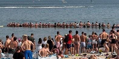 Dwa dramatyczne poszukiwania dzieci na sopockiej plaży. Ratownicy i plażowicze...-35001