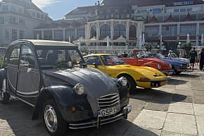 Dziesiątki zabytkowych aut po raz kolejny w Sopocie! Motoryzacyjny weekend zachwycił mieszkańców i turystów! [FOTO]-1705