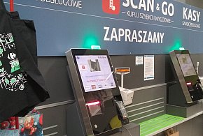 Gigant handlowy może opuścić kraj. Ma w Polsce 800 sklepów-35729