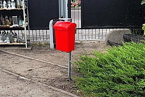 Widzisz taki pojemnik na cmentarzu. Oto, do czego służy-36478