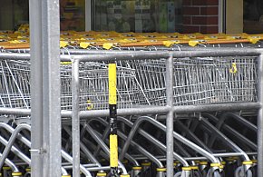 Czy 1 listopada zrobisz zakupy? Ten weekend zaskoczy wielu klientów-36783