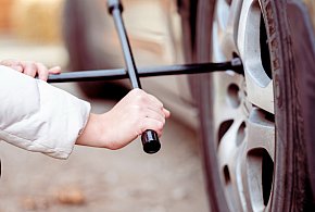 Z pozoru drobiazg, a może skończyć się tragedią. Urząd ostrzega kierowców-36982