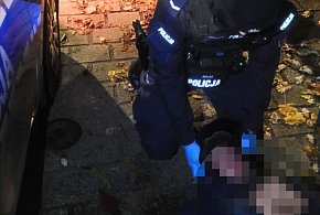 Bohaterowie z Sopotu! Policjanci na nocnym dyżurze uratowali mężczyznę-36989