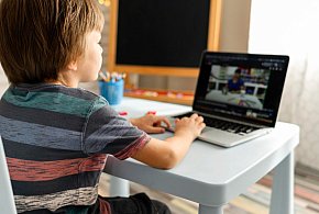 Popularni influencerzy mogą mieć kłopoty. Treści dla dzieci budzą kontrowersje-37094