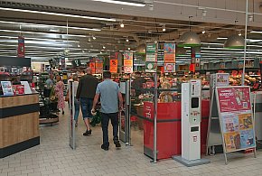 Pracownicy popularnej sieci mają dość. W południe zatrzymają pracę-37843