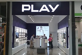 Potężna kara dla Play. Sieć ma zwrócić klientom pobrane środki-37857