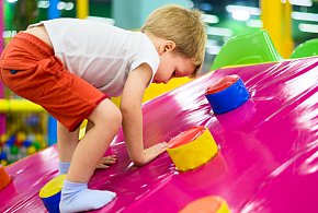 Zostawiasz dziecko w sali zabaw? Urząd wykrył poważne uchybienia-38761