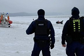 Nie wchodź na lód w Sopocie! Służby alarmują: pokrywa jest skrajnie krucha