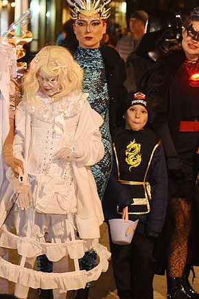 Sopot opanowały upiory, księżniczki i bohaterowie! Halloween w kurorcie [FOTO]-1711