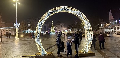 W Sopocie rozbłysły iluminacje świąteczne! Kurort czeka na zimę [WIDEO]-37749