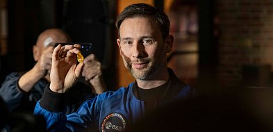 Bursztyn z kosmosu wylądował w Gdańsku. Astronauta przekazał go Muzeum-37803