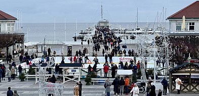 Pierwszy dzień zimy w Sopocie! Kurort czeka już na święta [WIDEO]-38100