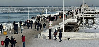 Niebezpiecznie na molo w Sopocie? Śliska nawierzchnia to pułapka dla pieszych