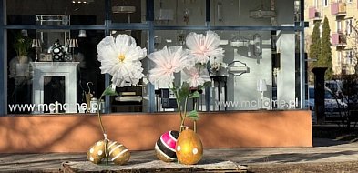 Zamiast jelenia kwiaty i jaja! Sopot zyskał nową, radosną dekorację