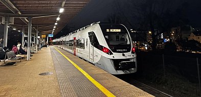 Nie pij za duzo przed wejściem do pociągu. Szokujące kulisy jazdy nową SKM-ką