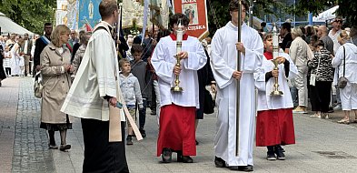 Tłumy wiernych na procesji Bożego Ciała, która przeszła przez Monciak!