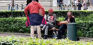 Pomagaj mądrze w Sopocie! Dlaczego nie warto dawać pieniędzy żebrzącym?