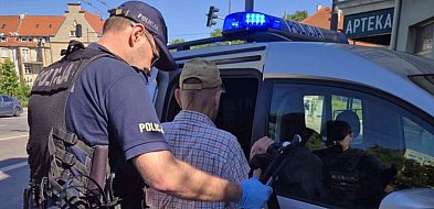 84-latek zgubił się w Sopocie! Stanął na środku ruchliwej ulicy