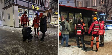 Nocne akcje ratowników w Sopocie. Pomogli mężczyźnie leżącemu