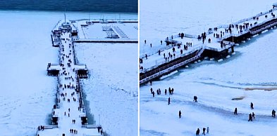 Spektakularny widok z Sopotu. Molo i skuty lodem Bałtyk z lotu ptaka [WIDEO]