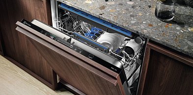Masz dosyć zmywarki, która zostawia zabrudzenia? Sprawdź technologie Electrolux