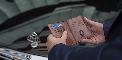 Bezpieczeństwo w każdej kieszeni - jak technologia RFID chroni nowoczesną galanter