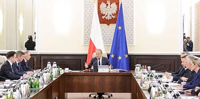 Tańsze paliwo dla Polaków! Donald Tusk: "Pracowaliśmy nad tym pewien czas"