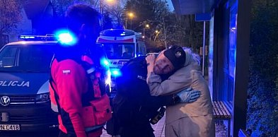 Sopoccy policjanci uratowali wyziębioną 85-latkę