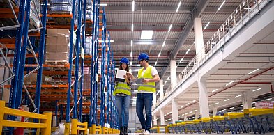 Etykietowanie towarów w logistyce FMCG: Kompletny przewodnik dla Twojego biznesu