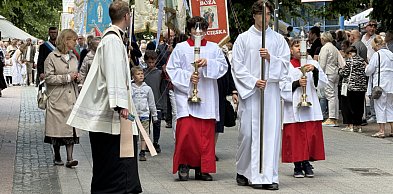 Tłumy wiernych na procesji Bożego Ciała, która przeszła przez Monciak!