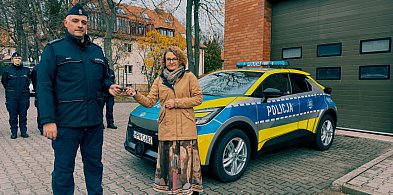 Władze Sopotu dofinansowały zakup radiowozu! To hybrydowa Toyota C-HR-37073