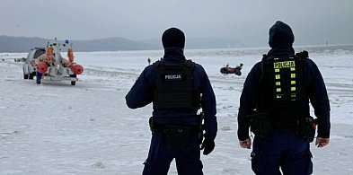 Nie wchodź na lód w Sopocie! Służby alarmują: pokrywa jest skrajnie krucha