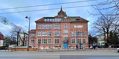 Ile zarabiają nauczyciele w Sopocie? Miasto dopłaca miliony do oświaty