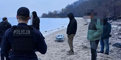 Makabryczne odkrycie w Zatoce Puckiej! W wodzie znaleziono ciało mężczyzny