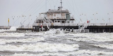 Silny wiatr nad Sopotem! IMGW wydał ostrzeżenie pierwszego stopnia