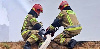 Zapłonął statek w gdańskim porcie. Winne zabrudzone śmieci i opony [WIDEO]