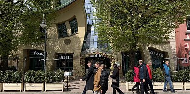 Czy food hall w Krzywym Domku rozczarował? [OPINIE]