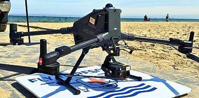 Dron przypilnuje, żebyś nie utonął? Technologia zawładnęła plażą w Sopocie