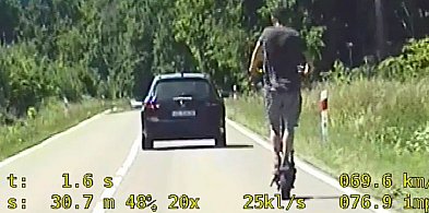 Pędził hulajnogą po drodze wojewódzkiej! Nie miał nawet kasku