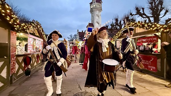 Sopockie Miasteczko Świąteczno-Noworoczne już otwarte! 2025/2026 [WIDEO]